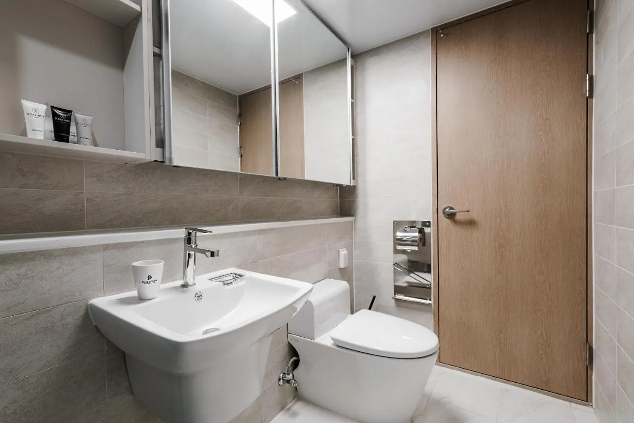 Blue Ocean Residence Hotel Инчон