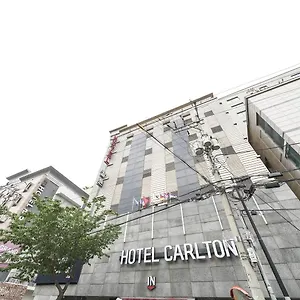 Carlton Отель